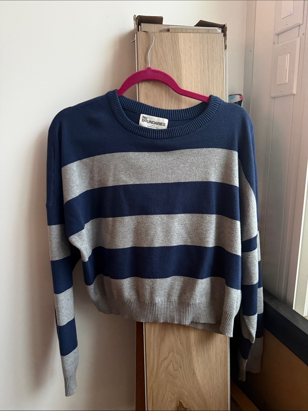 No Boundaries Navy and Gray Wide-Stripe Crewneck Sweater